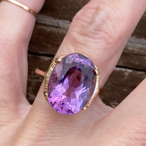 Purple Oval Shape Amethyst Solitaire 14k Yellow Gold Ring