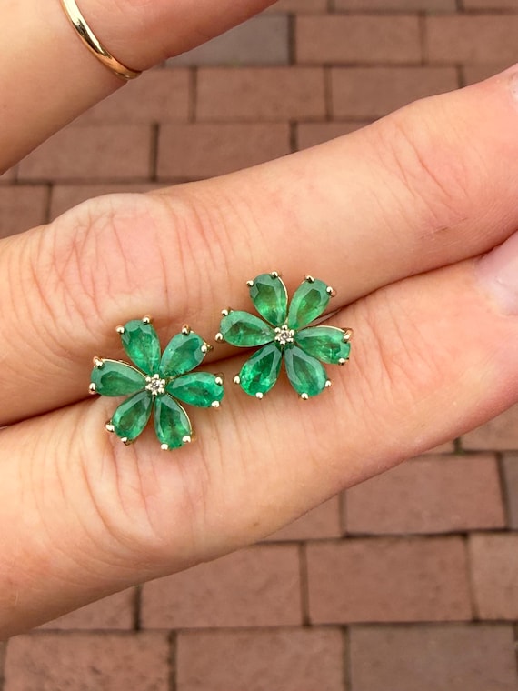 Pear Shape Green Emerald Cluster Round Diamond Fl… - image 12