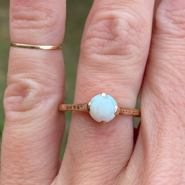 RESERVED FOR KALEY Vintage Estate Solitaire Round Opal Ring 10k Yellow Gold