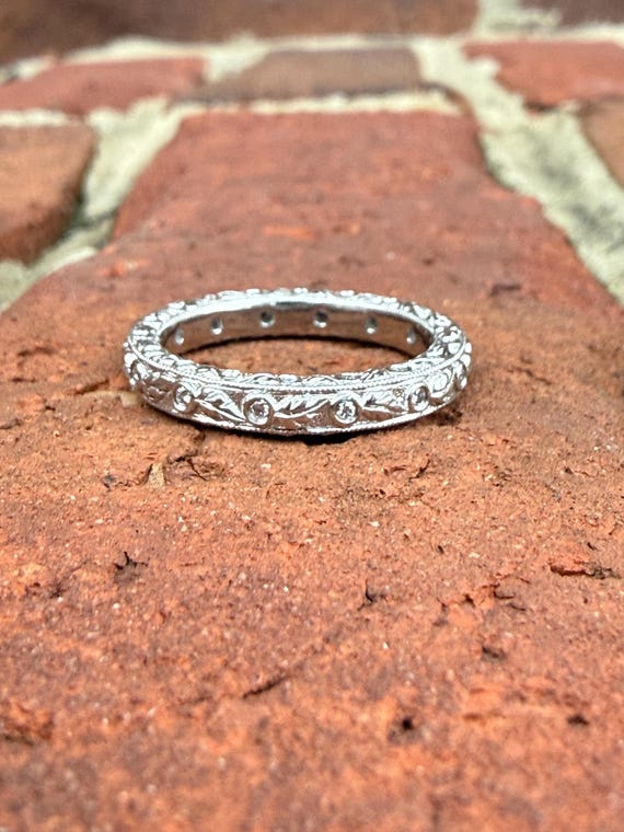 Ritani Solid Platinum Leaf Bezel Set Diamond Full… - image 1