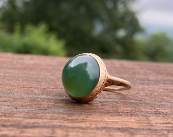 Vintage Estate Green Onyx Cabochon Cocktail Ring 14K Yellow Gold