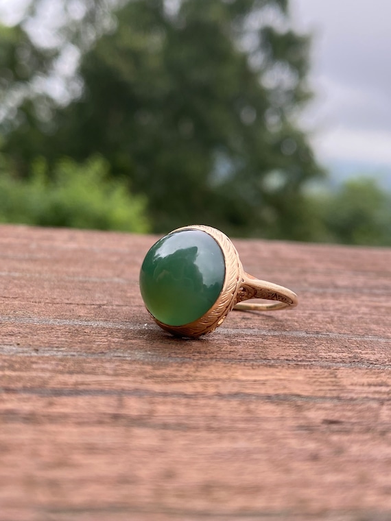 Vintage Estate Green Onyx Cabochon Cocktail Ring 1