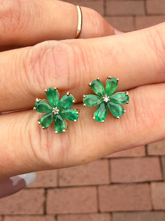 Pear Shape Green Emerald Cluster Round Diamond Fl… - image 6