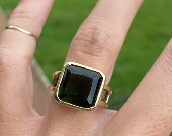 Square Step Cut Synthetic Green Tourmaline Cocktail Ring 10k Yellow Gold