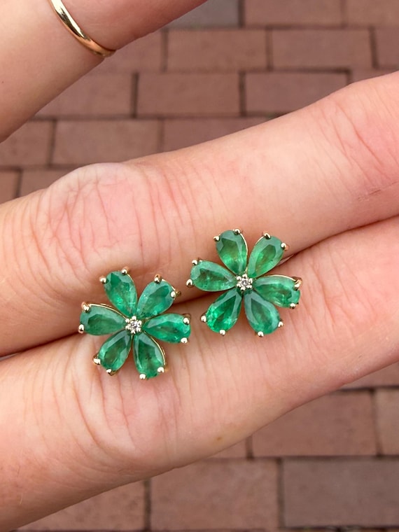 Pear Shape Green Emerald Cluster Round Diamond Fl… - image 5