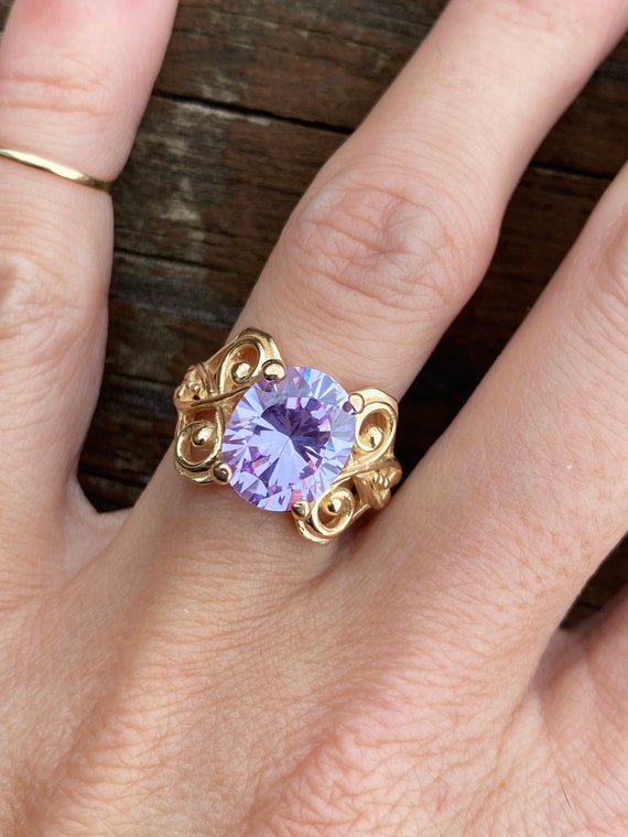 Vintage Oval Lavender Ice Cocktail Ring 10K Yellow
