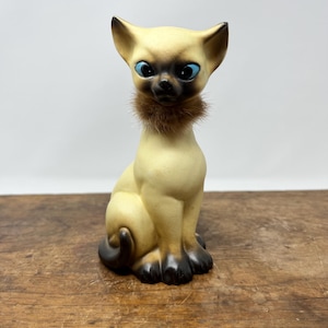Vintage Cat Figurine, Blue Eyed Cat, Siamese Cat