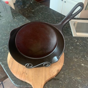 Antique Wagner Arc, Sidney O #7 Cast iron Skillet
