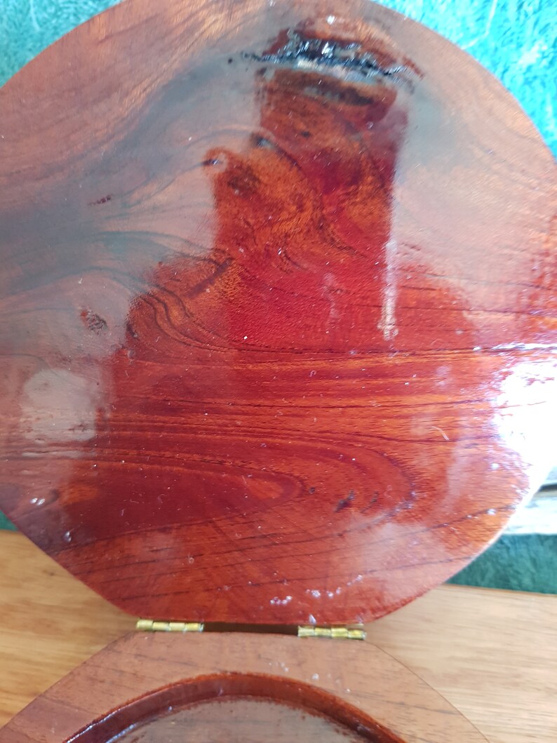 53 Handmade recycled Hardwood wooden Red Cedar round shape Jewelry box hand carved reclaimed wood sustainable found wood #53