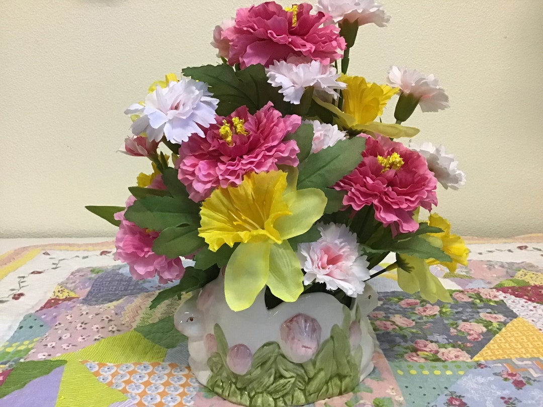 Spring & Easter Fresh Looking silk Spring Flowers, Daffodils, Mini