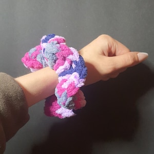 Crochet Scrunchies and Pen holders!