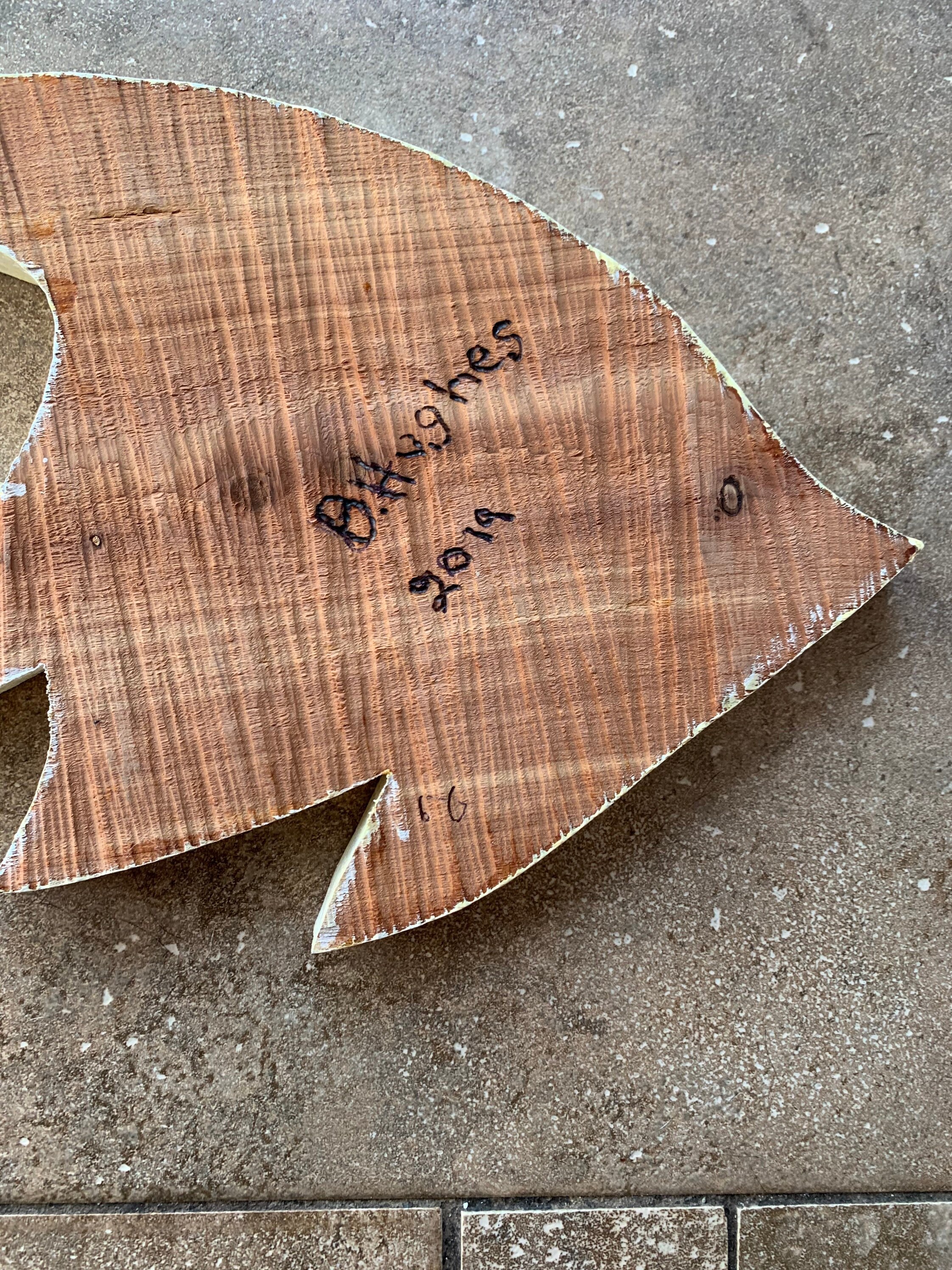 Pescado de arte popular de madera tallado a mano y | Etsy