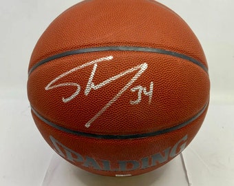 Autographed Shaquille O’Neal Basketball with Fanatics COA.
