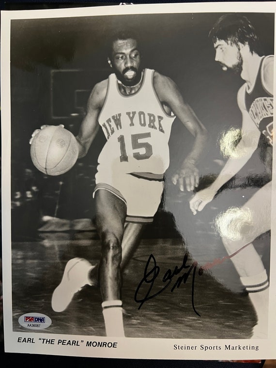 Earl Monroe Autographed 16x20 Basketball Photo (PSA)