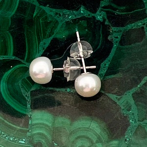 Freshwater Pearl Stud Earrings: Sterling Silver Posts, 6-7mm