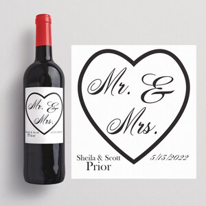 Mr Mrs Hochzeit Weinetikett mit Herz Hochzeitsweinetikett - Hochzeitsgeschenk - Gastgeschenke Hochzeit - Verlobungsgeschenk - Foto Weinetikett - Wein Meilenstein