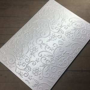 4 x Geprägte Karten aus perlmuttfarbenem Papier - Komponenten für handgefertigte Karten