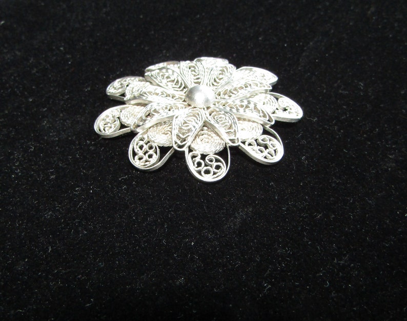 Silver Filigree Flower Brooch 5.4cm 23.75gr image 3