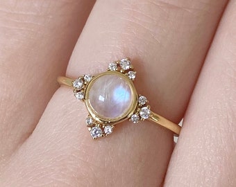 Gold Moonstone Ring, Blue Moonstone Ring, Celestial Ring, Gold Vermail Ring, Moon Stone Ring, June Birthstone Ring, Gold Promise Ring