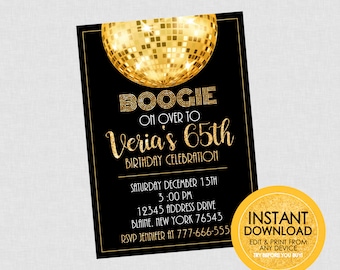 Puede incluir: Una invitación de cumpleaños negra y dorada con un gráfico de bola de discoteca. La invitación dice "Boogie on over to Veria's 65th Birthday Celebration". La invitación incluye la fecha, la hora, la dirección y la información de RSVP.