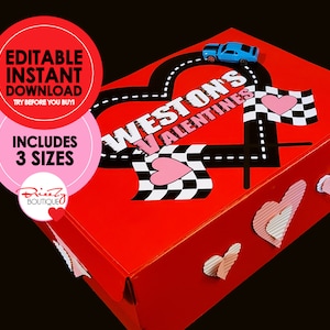 Może przedstawiać: Czerwone pudełko prezentowe z wzorem serca w kratkę i tekstem "Weston's Valentines". Na górze pudełka znajduje się mały niebieski samochodzik. Po bokach pudełka znajdują się różowe serca.