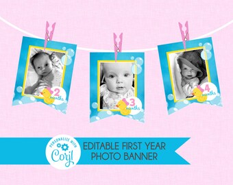Op de afbeelding: Bewerkbare fotobanner voor het eerste jaar van een baby. De banner heeft drie blauwe en gele frames met foto's van een baby van 2, 3 en 4 maanden oud. Elk frame heeft een gele rubberen eend met een roze strik en de leeftijd in maanden.