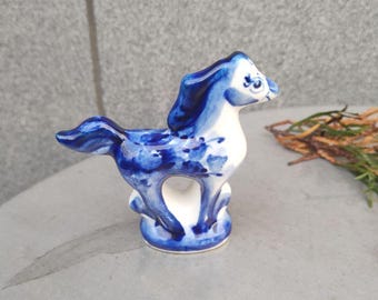 Vit porslinshäst vintage symbol för året Gzhel 3,5''