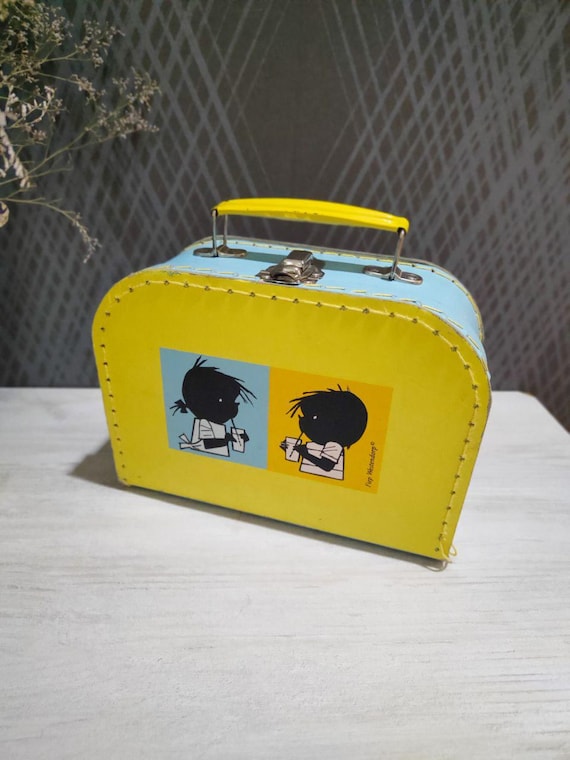 children's suitcase Vintage yellow blue Jip and Janneke, spitz dog as a gift