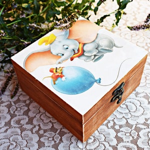 Disney Dumbo nursery baby gift, Dumbo baby shower gift, keepsake memory wooden box, capsule time baby treasures home decoration, personalized box