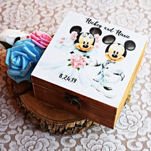 Mickey und Minnie Hochzeitsgeschenk, Disney Hochzeit inspirierte Schmuckschachtel, Hochzeit Kartenhalter, Holzschmuck Disney Brautparty Geschenk