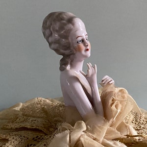 Porcelain halfdoll on box Fasold & Stauch image 2