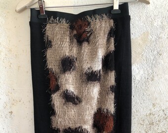 Beautiful vintage skirt with fringes and animal pattern in black / beige 80s 90s