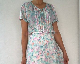 Beautiful vintage two-piece highwaist skirt and top pastel colors boho