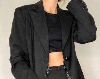 Exclusif beau costume pantalon vintage en noir avec perles de PRESTIGE