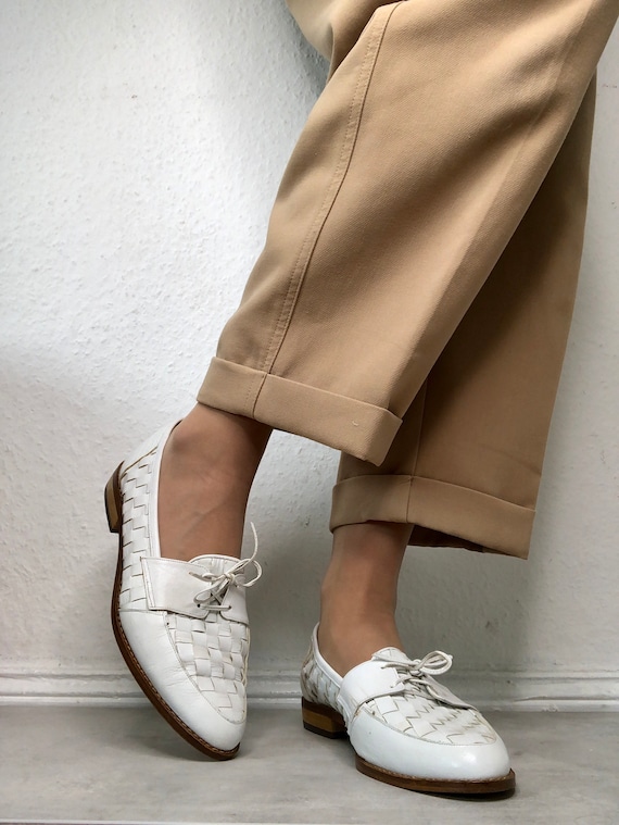 Beautiful vintage shoes / lace-up shoes in white 6