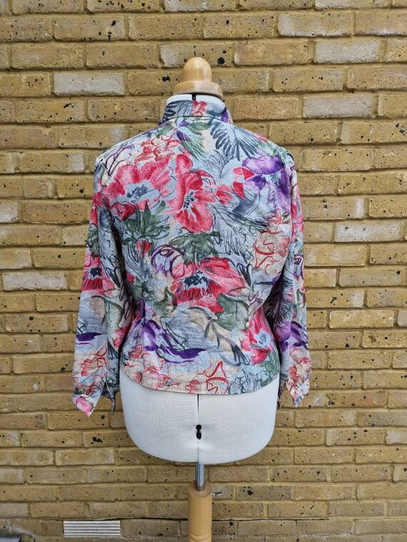 Pretty 1980s vintage floral peplum blouse. 80s vi… - image 6