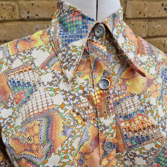1970s psychedelic rainbow dagger collar vintage shirt… Gem