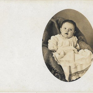 Carte postale RPPC du début des années 1900 nommée Mary Kelley Spring Mills NY