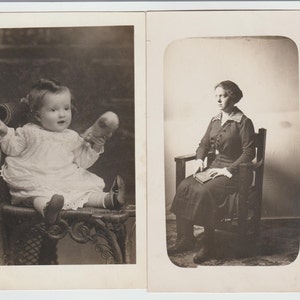 Twee RPPC-ansichtkaarten uit het begin van de 20e eeuw met de naam personen Mansfield Pa Area Anna Geraldine en Lata met bijbel uit Gaines Pa