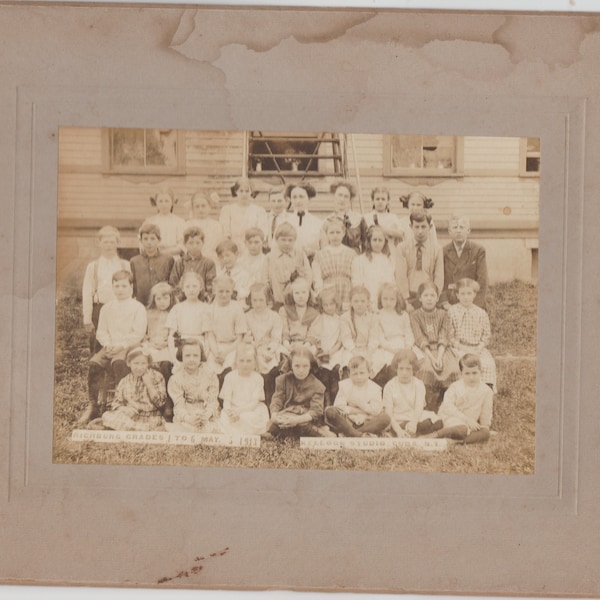 1913 Cuba NY Richburg School Grades 1 to 6 Students Cabinet Photograph