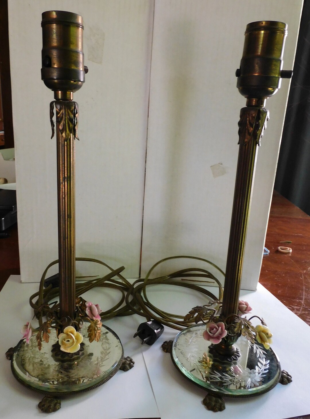 RARE Vintage Leviton Brass Engraved Mirrored Glass Flower and Oak