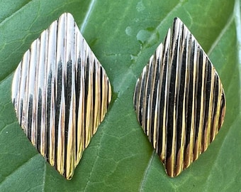 Vintage, 14K Gold, Ribbed Earrings, Textured, 31mm High, 1.5 Grams