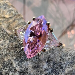 Vintage, 10K Gold, Yellow Gold, Cubic Zirconia Ring, Size 6 3/4, 2.85 Grams