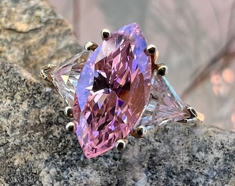 Vintage, 10K Gold, Yellow Gold, Cubic Zirconia Ring, Size 6 3/4, 2.85 Grams