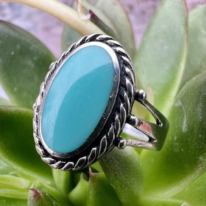 Vintage, Sterling Silver, Turquoise Ring, Size 6 3/4, 3.55 Grams