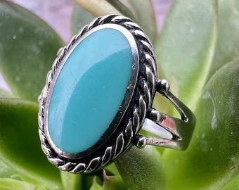 Vintage, Sterling Silver, Turquoise Ring, Size 6 3/4, 3.55 Grams