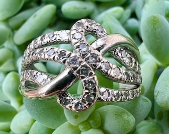 Vintage 14K White Gold Diamond Ring - Size 7, 4.4 Grams