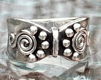 Vintage, Sterling Silver, Swirl Ring, Size 7, 6 Grams