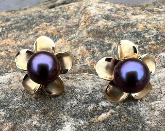 Vintage, 14K Gold, Yellow Gold, Flower Tahitian Purple Pearl Earrings, Stud Earrings, 7mm Pearl, 3.6 Grams