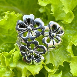 Sterling Ring, 925 Flower Ring, Size 6, 5.1 Grams